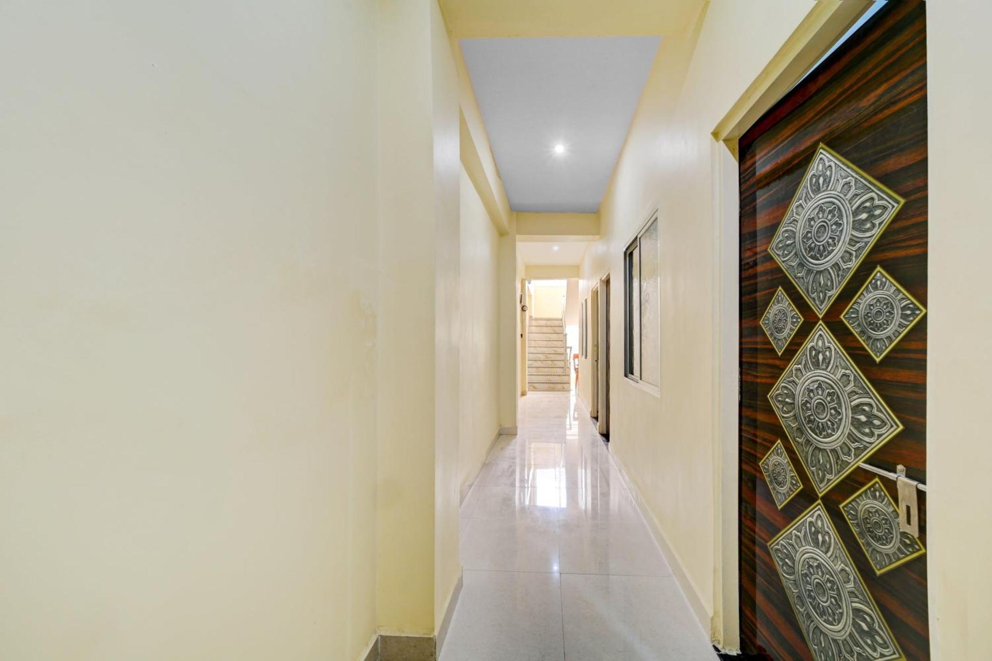 Hotel O Home Trimurti Guest House Guwahati Exteriör bild