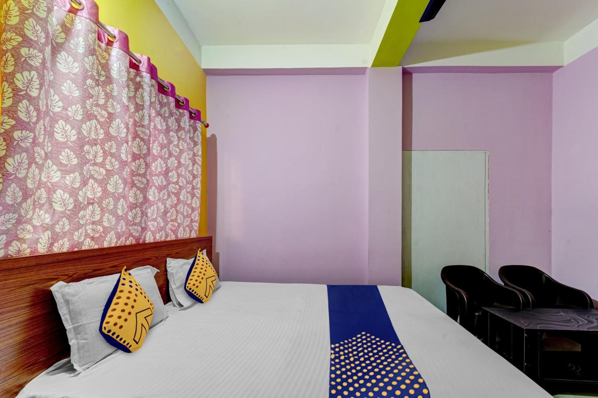 Hotel O Home Trimurti Guest House Guwahati Exteriör bild