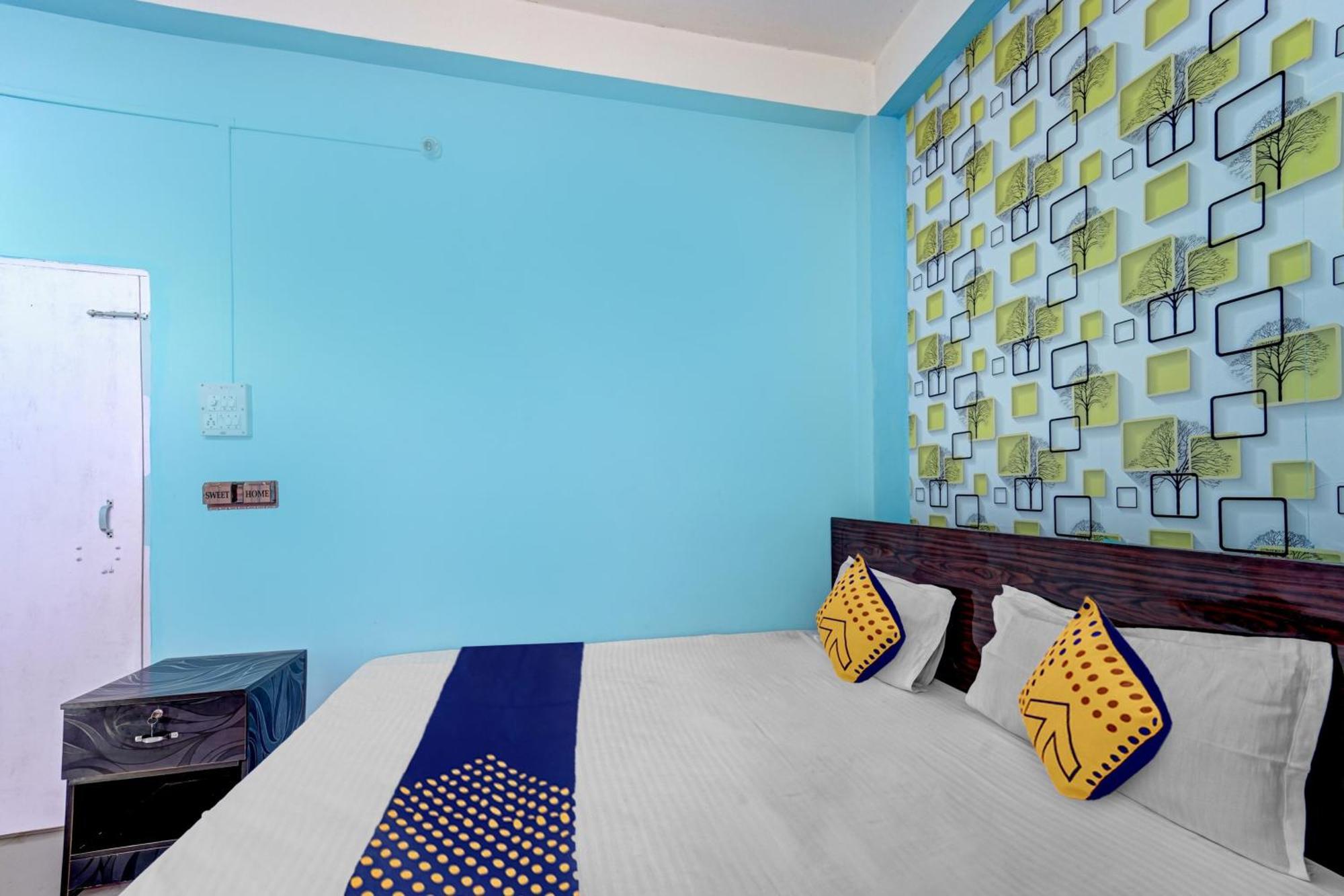 Hotel O Home Trimurti Guest House Guwahati Exteriör bild